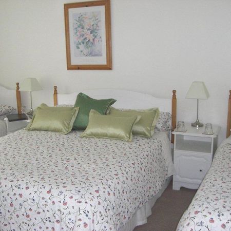 Lorcan Lodge Bed And Breakfast 싼트리 객실 사진